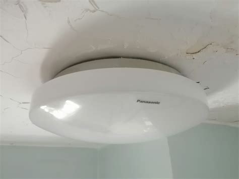 浴室燈罩打不開 家裡 螞蟻